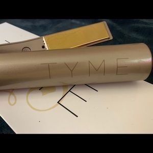 Tyme original curling iron .